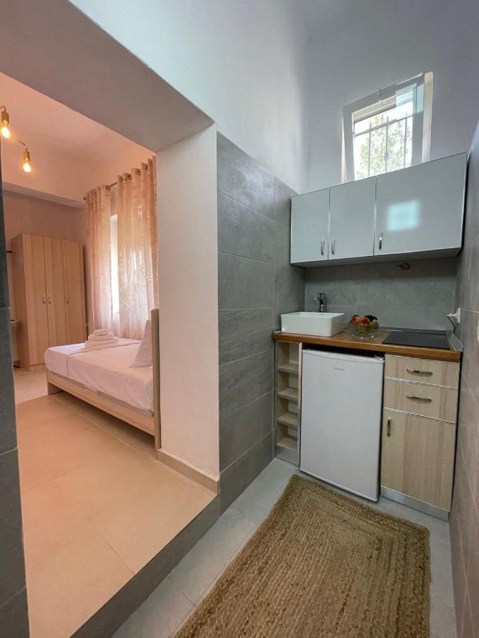 Skrapari Studio Apartment Corovode Exterior photo