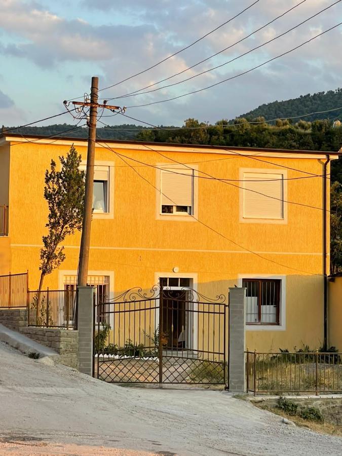 Skrapari Studio Apartment Corovode Exterior photo
